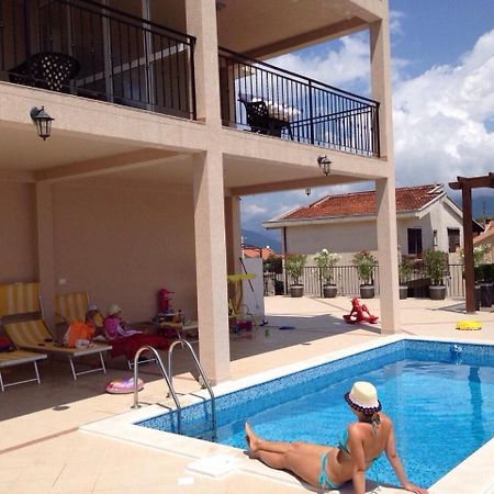 Apartments Villa Viktoria Тиват Екстериор снимка