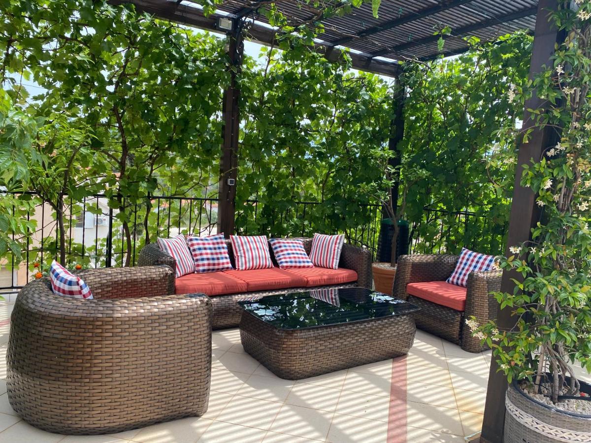 Apartments Villa Viktoria Тиват Екстериор снимка