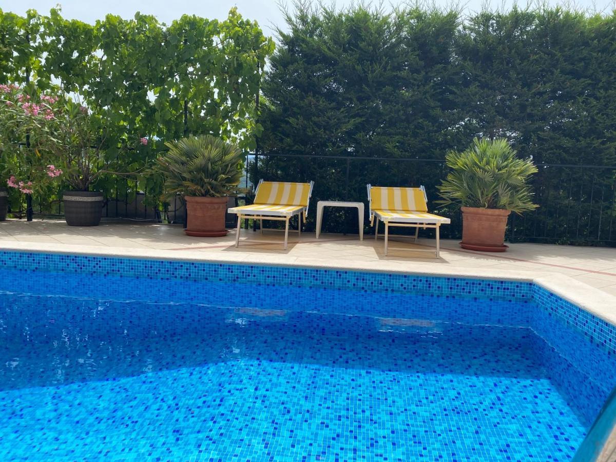 Apartments Villa Viktoria Тиват Екстериор снимка