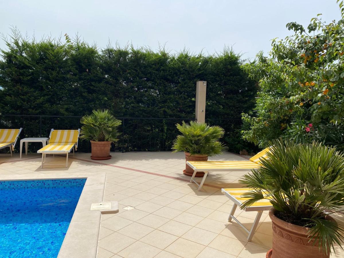 Apartments Villa Viktoria Тиват Екстериор снимка