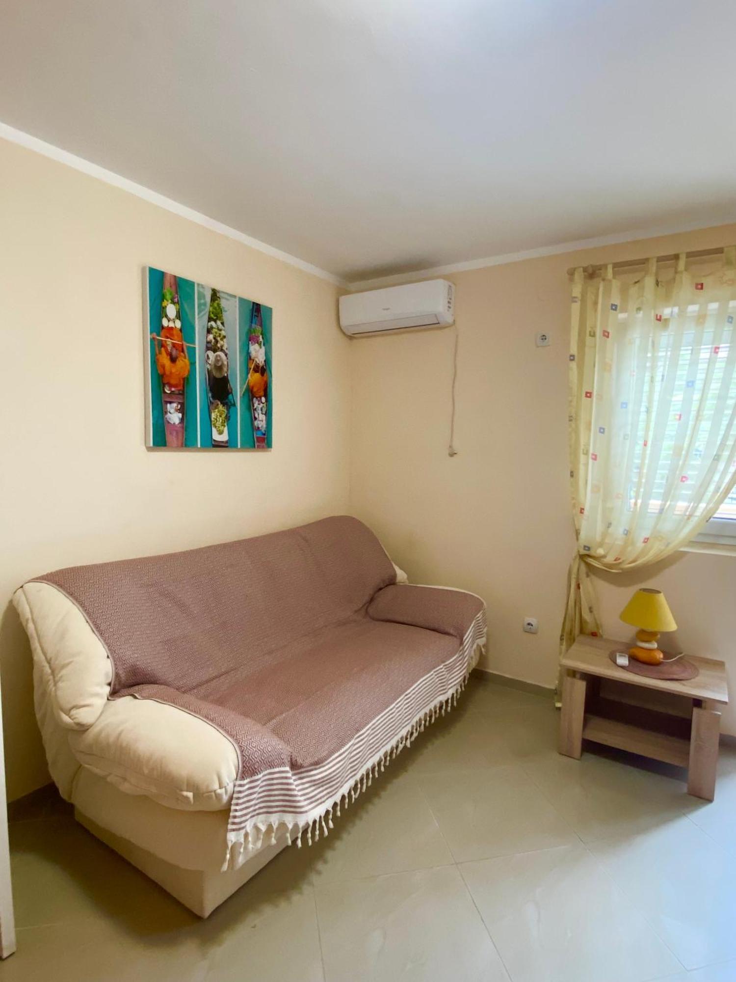 Apartments Villa Viktoria Тиват Екстериор снимка