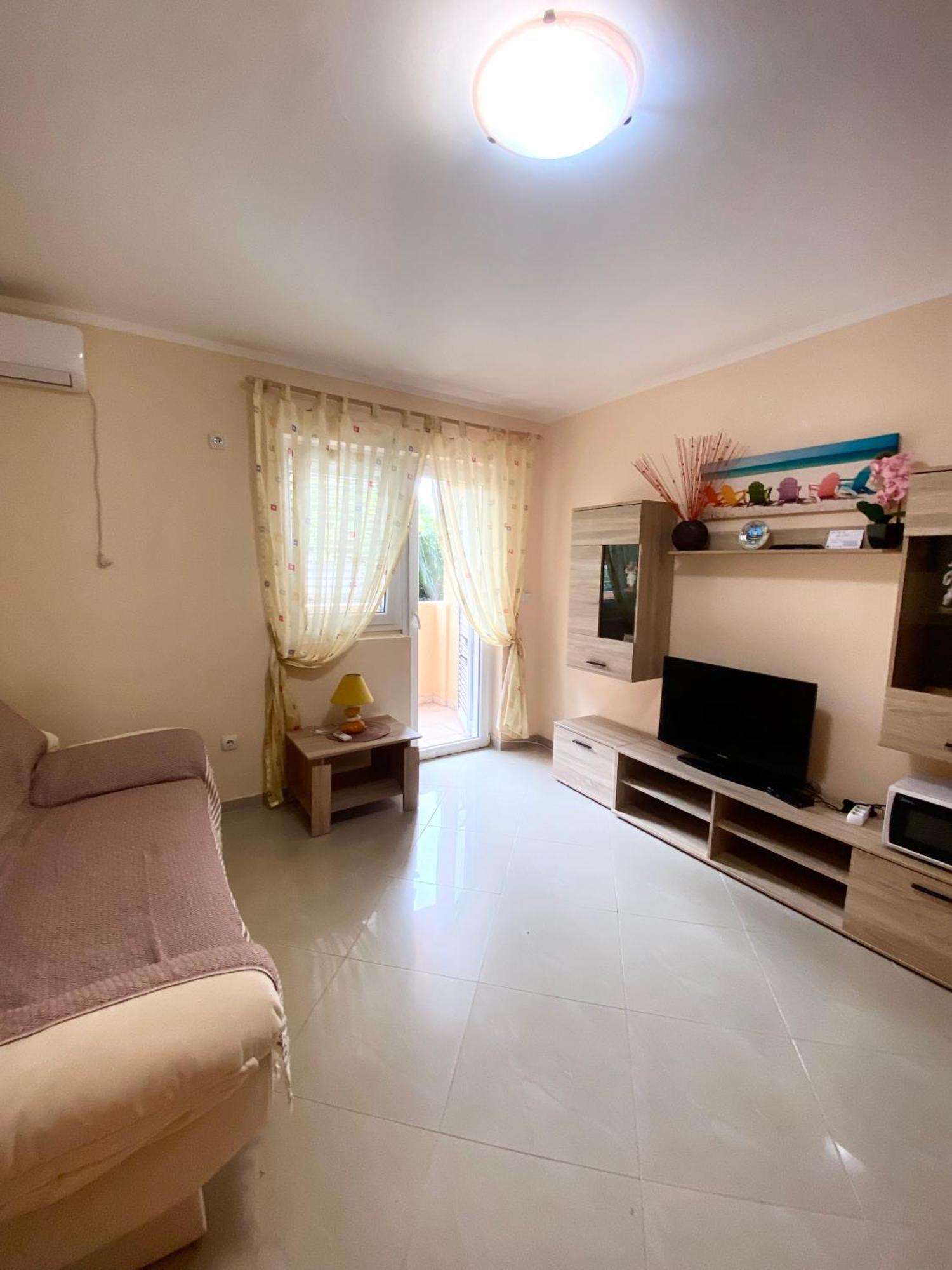 Apartments Villa Viktoria Тиват Екстериор снимка