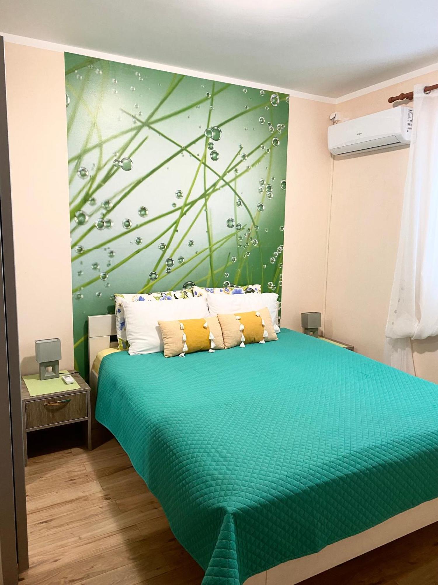 Apartments Villa Viktoria Тиват Екстериор снимка