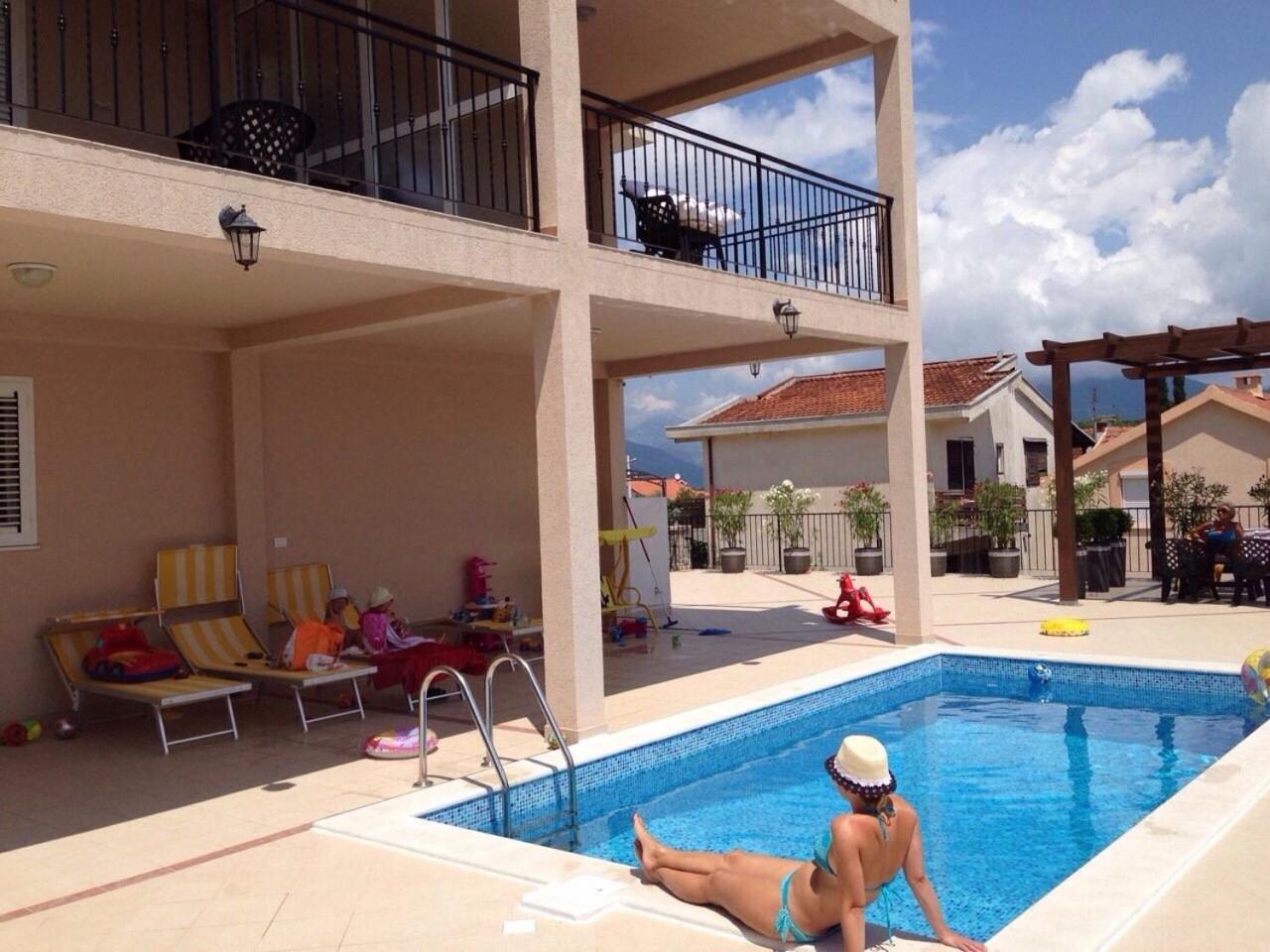 Apartments Villa Viktoria Тиват Екстериор снимка