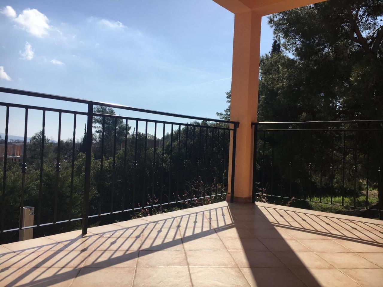 Apartments Villa Viktoria Тиват Екстериор снимка