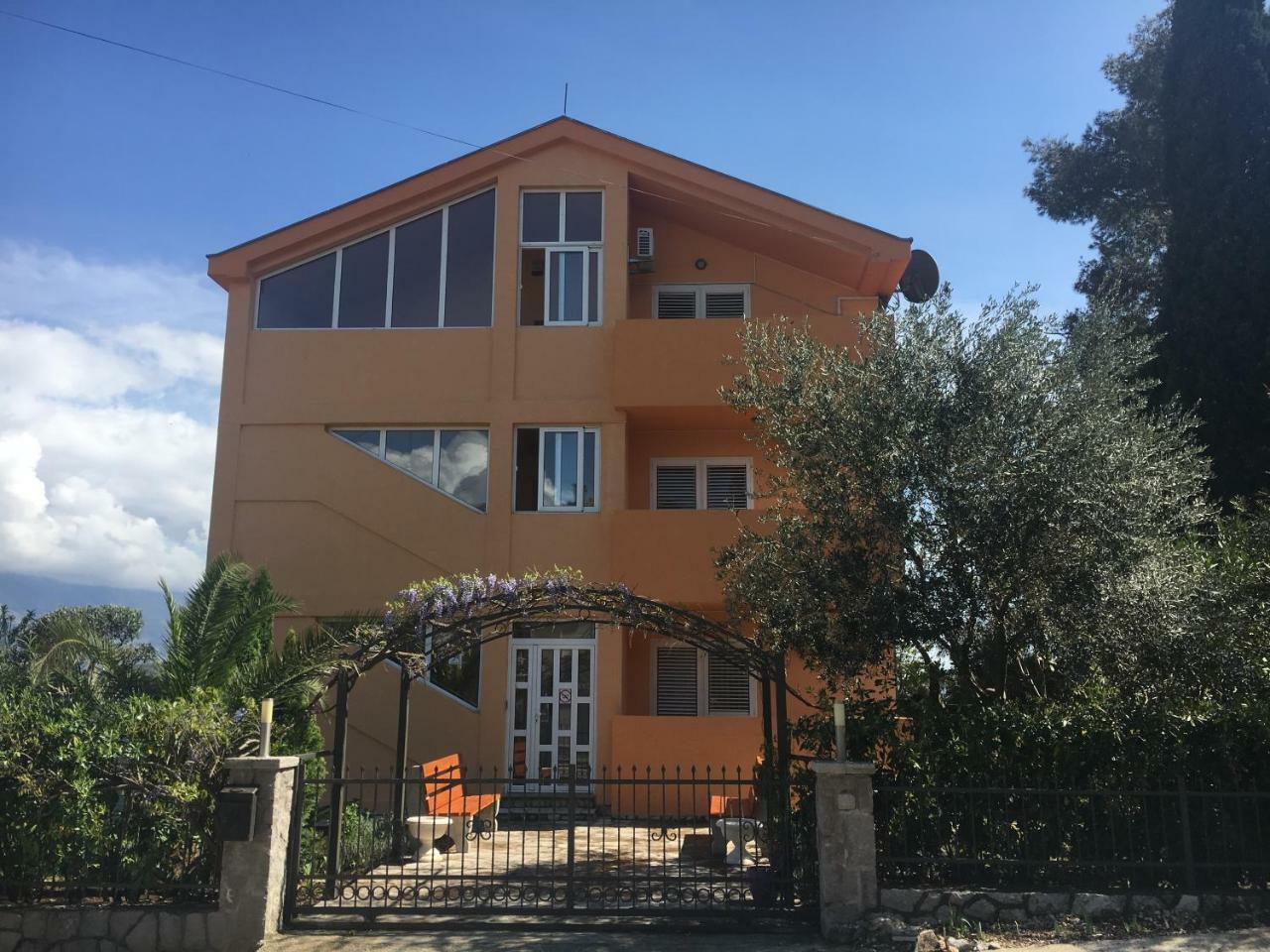 Apartments Villa Viktoria Тиват Екстериор снимка
