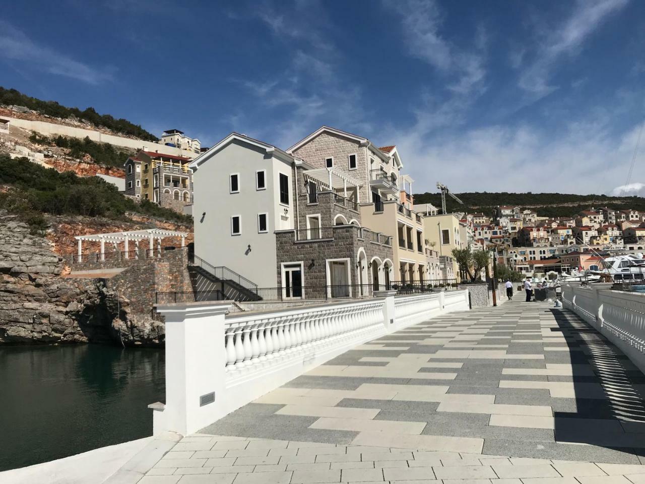 Apartments Villa Viktoria Тиват Екстериор снимка